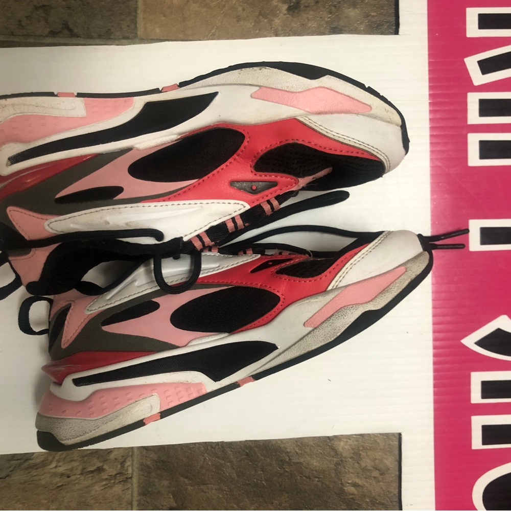 Puma - Picture 4 of 5